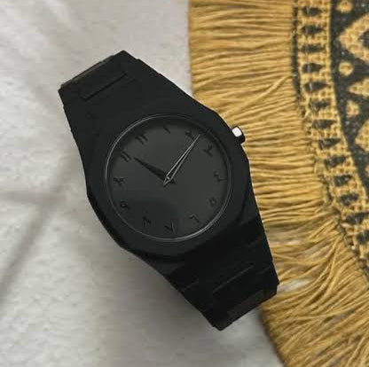 Black Aura Quartz Watch – Lightweight & Premium Finish - SynoMin Online Store