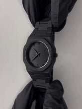 Black Aura Quartz Watch – Lightweight & Premium Finish